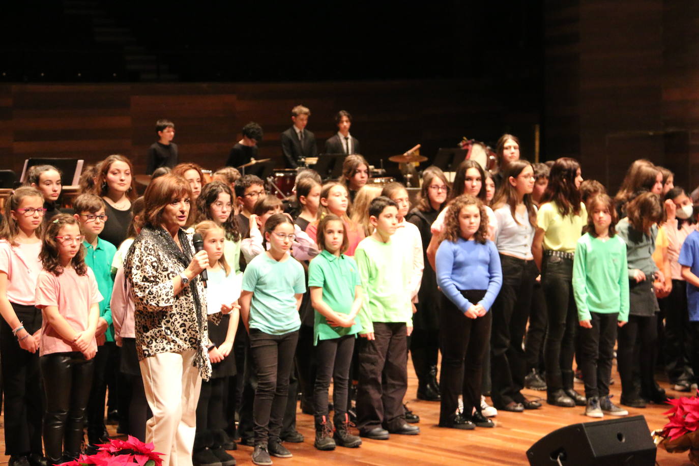 El Auditorio de León ha acogido este jueves, 22 de diciembre, el tradicional concierto de Navidad que ofrece las diferentes agrupaciones musicales del Conservatorio Profesional de Música de León.