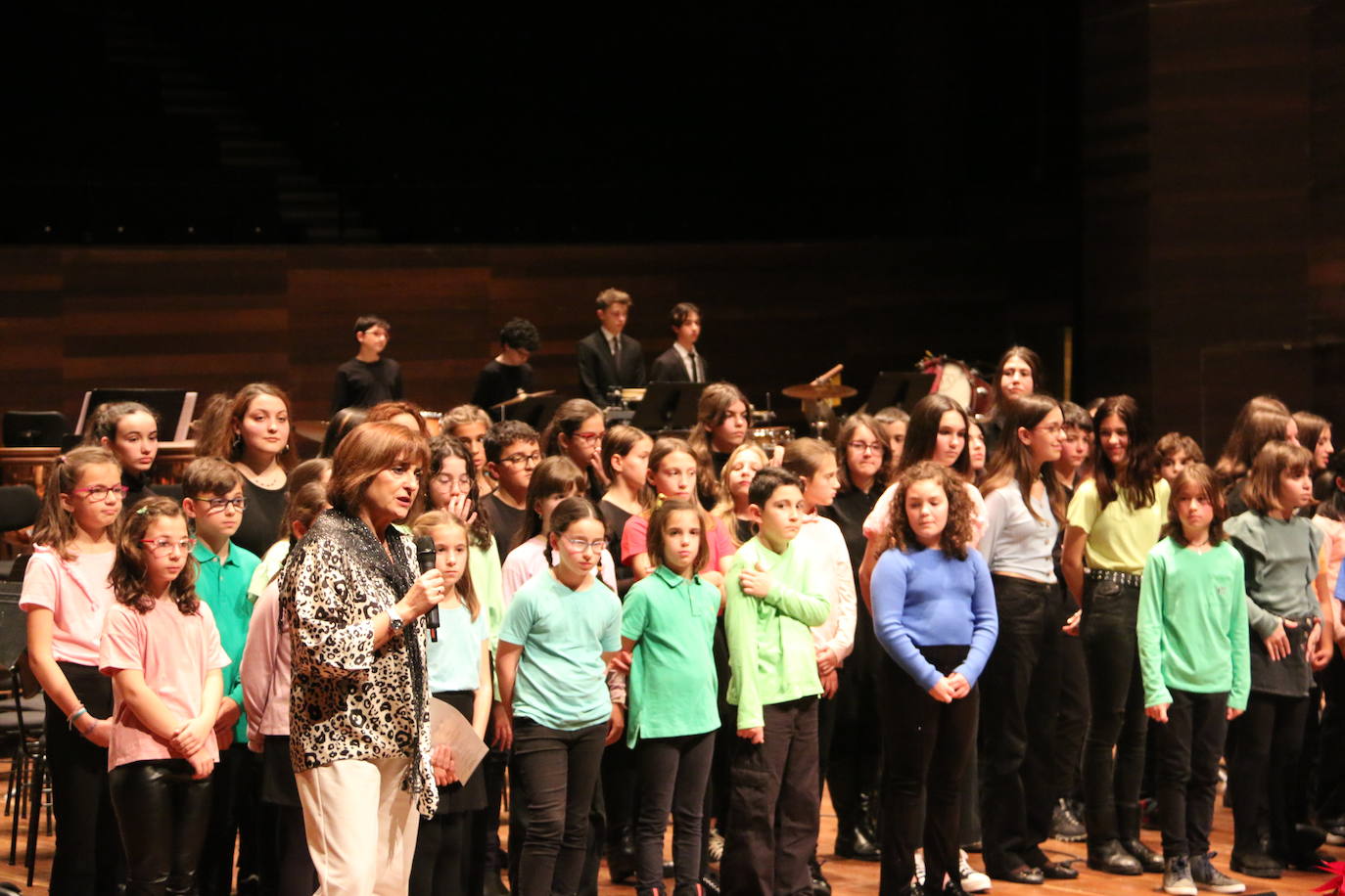 El Auditorio de León ha acogido este jueves, 22 de diciembre, el tradicional concierto de Navidad que ofrece las diferentes agrupaciones musicales del Conservatorio Profesional de Música de León.