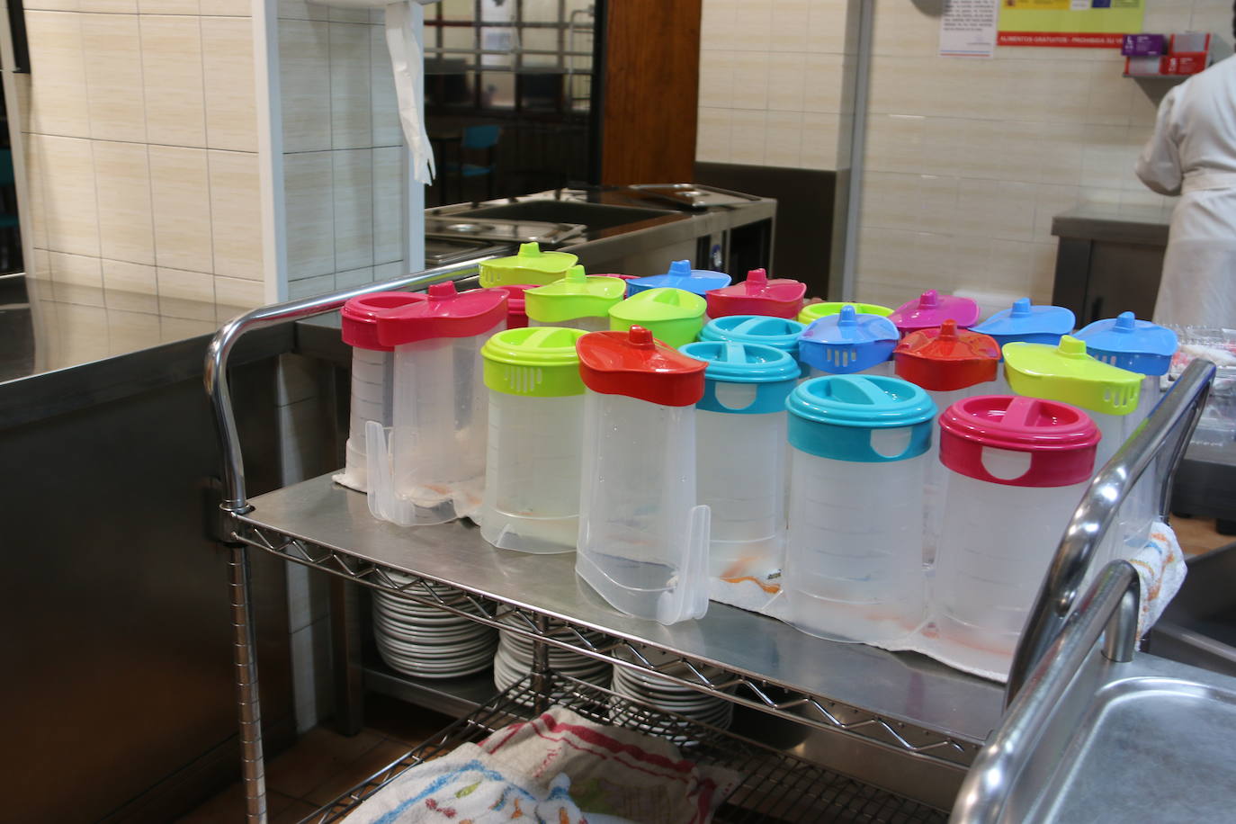 Preparativos del comedor social para las comidas de Navidad. 