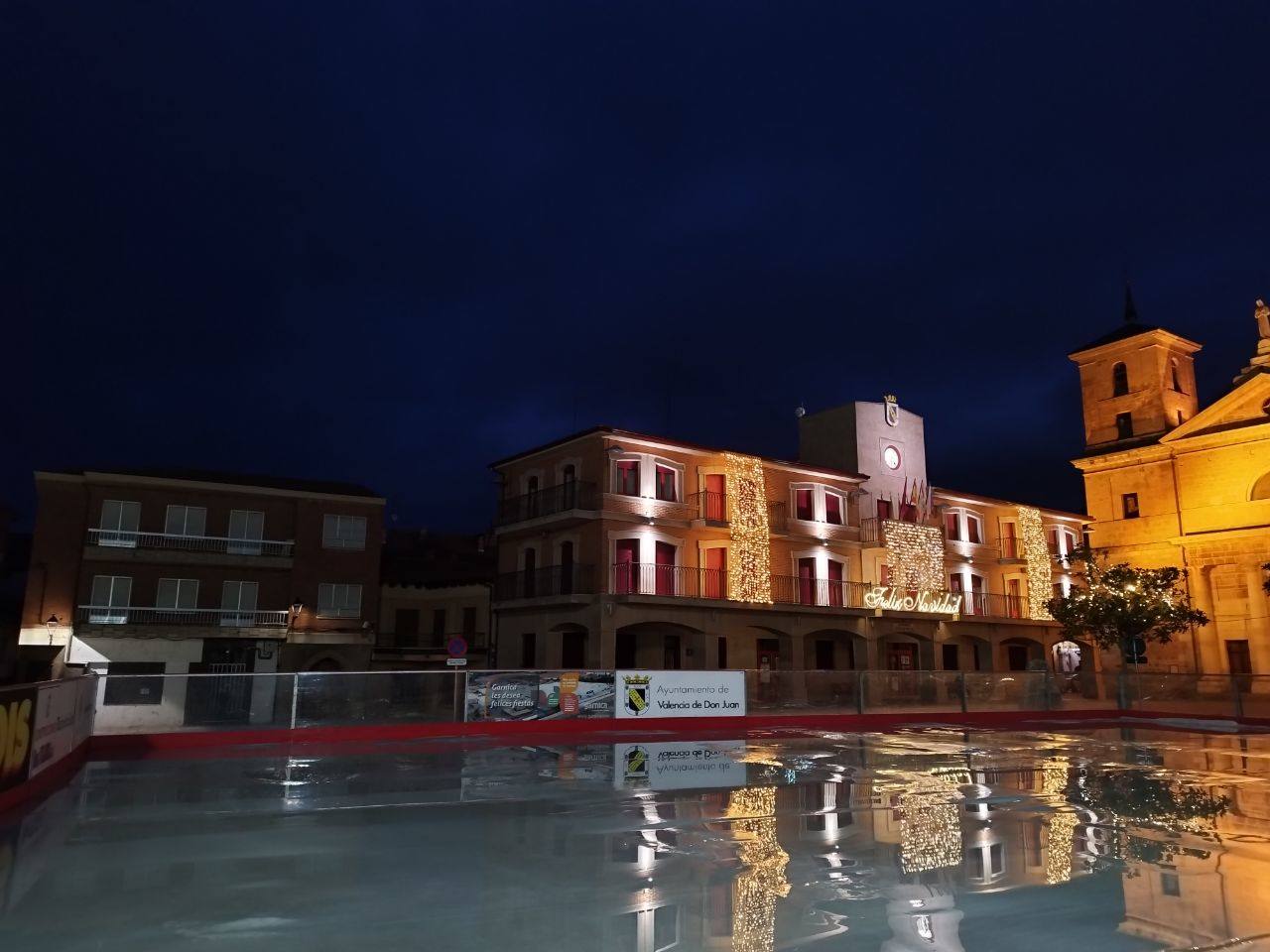 Todos los días, a partir de las 17:00 horas, la Plaza Mayor de la localidad será punto de encuentro y diversión de vecinos y visitantes.