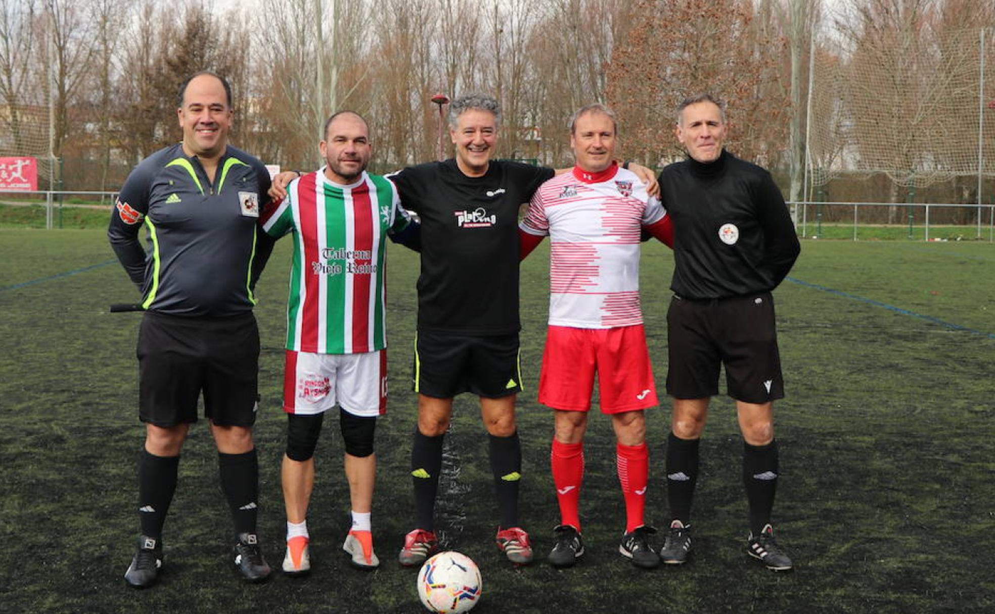 La Asociación de Futbolistas Veteranos de Puente Castro FC han celebrado un partido benéfico contra los veteranos del Reino de León a beneficio de La Asociación Leonesa de Caridad.