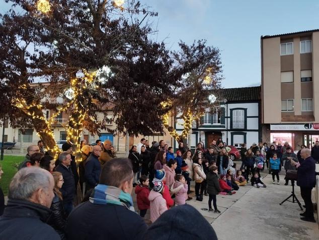 Varios espectáculos en la calle llenan de ilusión e ilusionismo la capital coyantina durante esta semana.