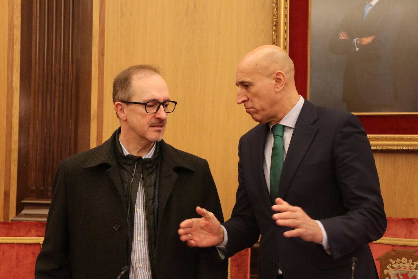 Acto de entrega del premio de poesía González de Lama a Miguel Ángel Zamora.