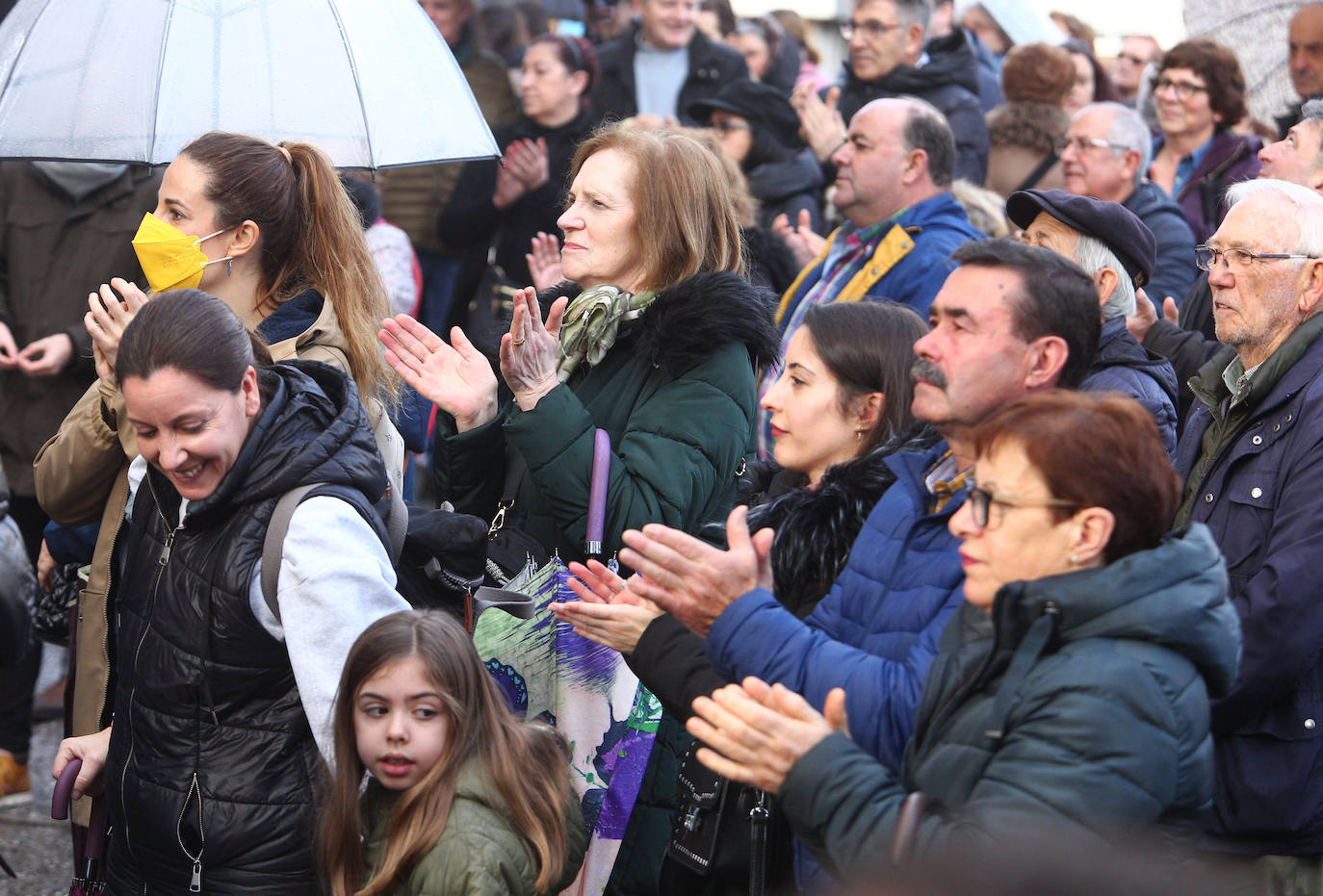 Concentración contra el cierre de la urgencias de pediatría en el centro de salud de Pico Tuerto de Ponferrada