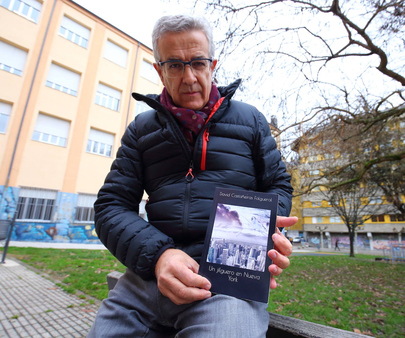 El escritor berciano David Castañeiras presenta su libro 'Un jilguero en Nueva York'