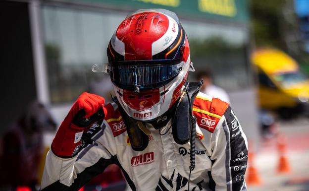 David Vidales celebra su triunfo en Montmeló.