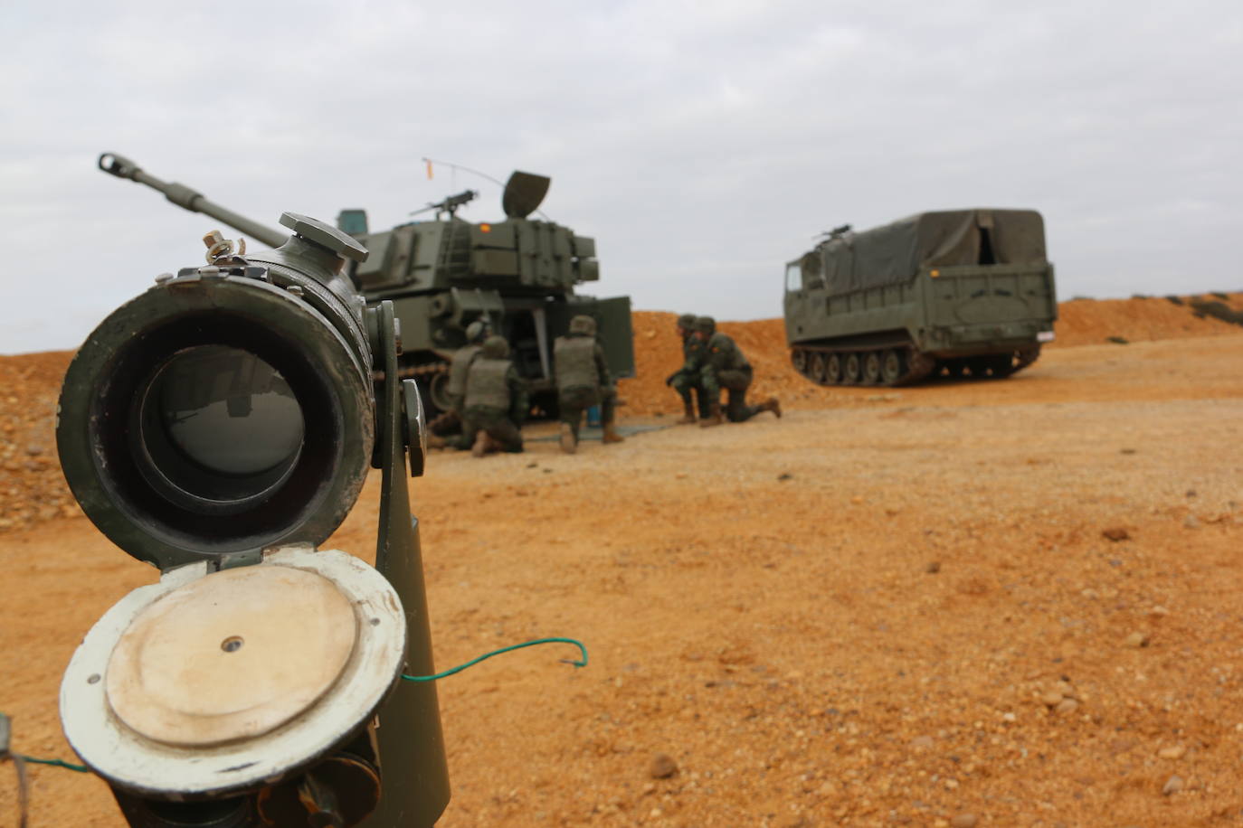 El Mando de Artillería realiza maniobras de fuego simulado en San Andrés del Rabanedo