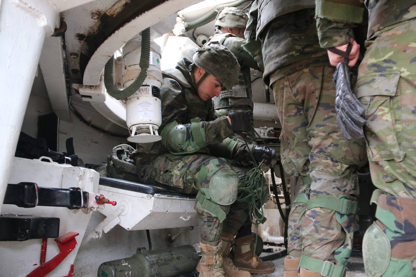 El Mando de Artillería realiza maniobras de fuego simulado en San Andrés del Rabanedo