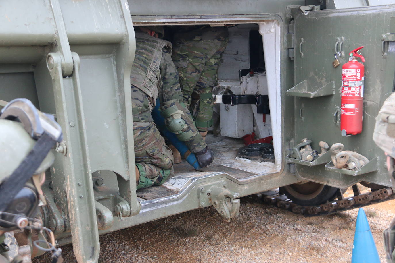 El Mando de Artillería realiza maniobras de fuego simulado en San Andrés del Rabanedo