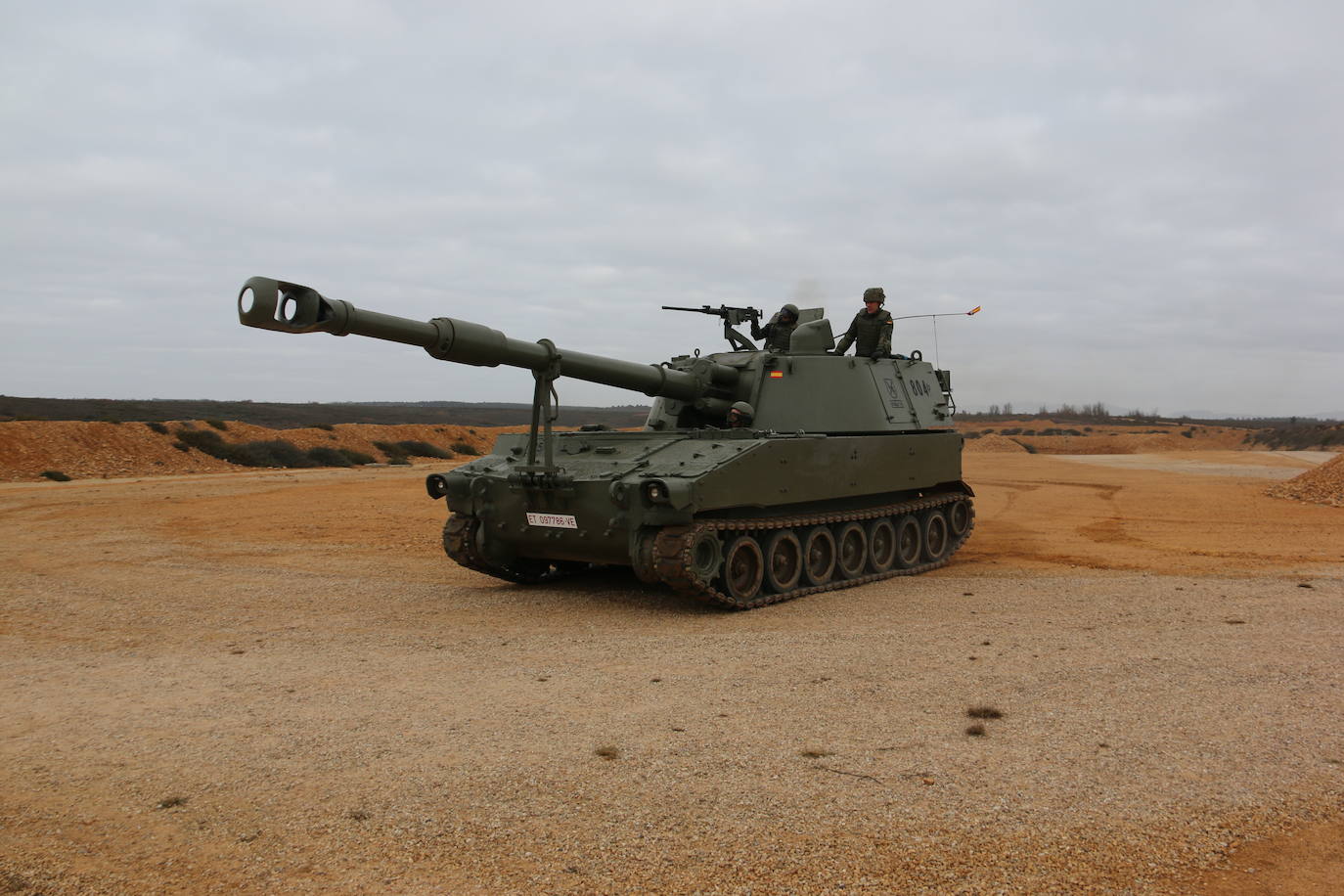 El Mando de Artillería realiza maniobras de fuego simulado en San Andrés del Rabanedo