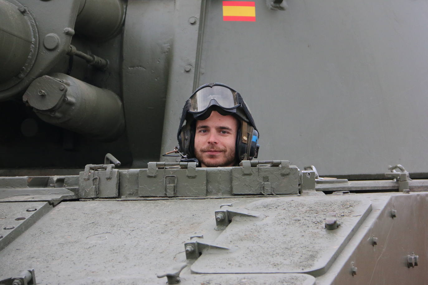 El Mando de Artillería realiza maniobras de fuego simulado en San Andrés del Rabanedo