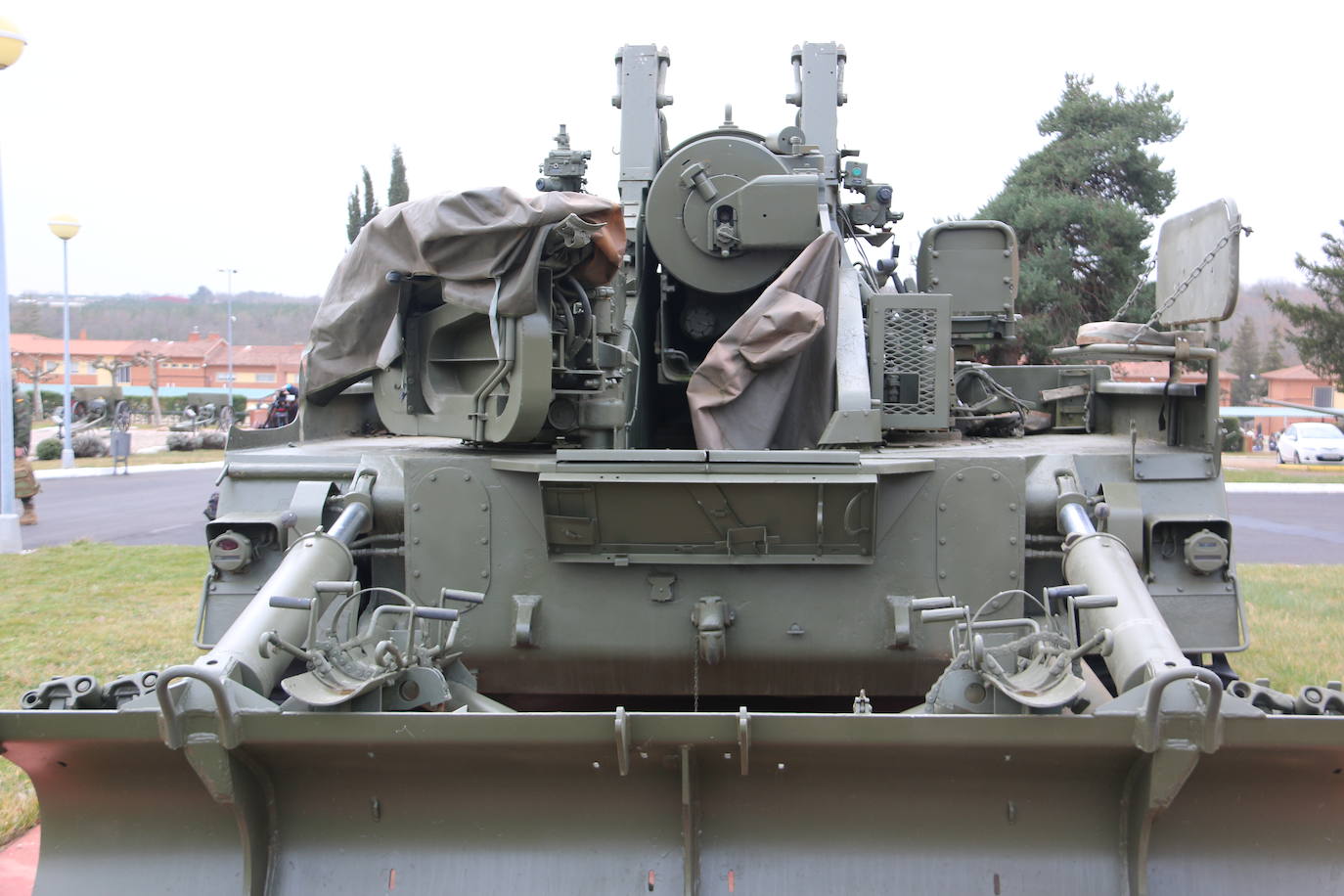 El Mando de Artillería realiza maniobras de fuego simulado en San Andrés del Rabanedo