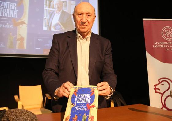 José María Pérez González 'Peridis' presenta su quinta novela, escrita e ilustrada por él mismo, en la que trata de hacer un homenaje a la comarca lebaniega