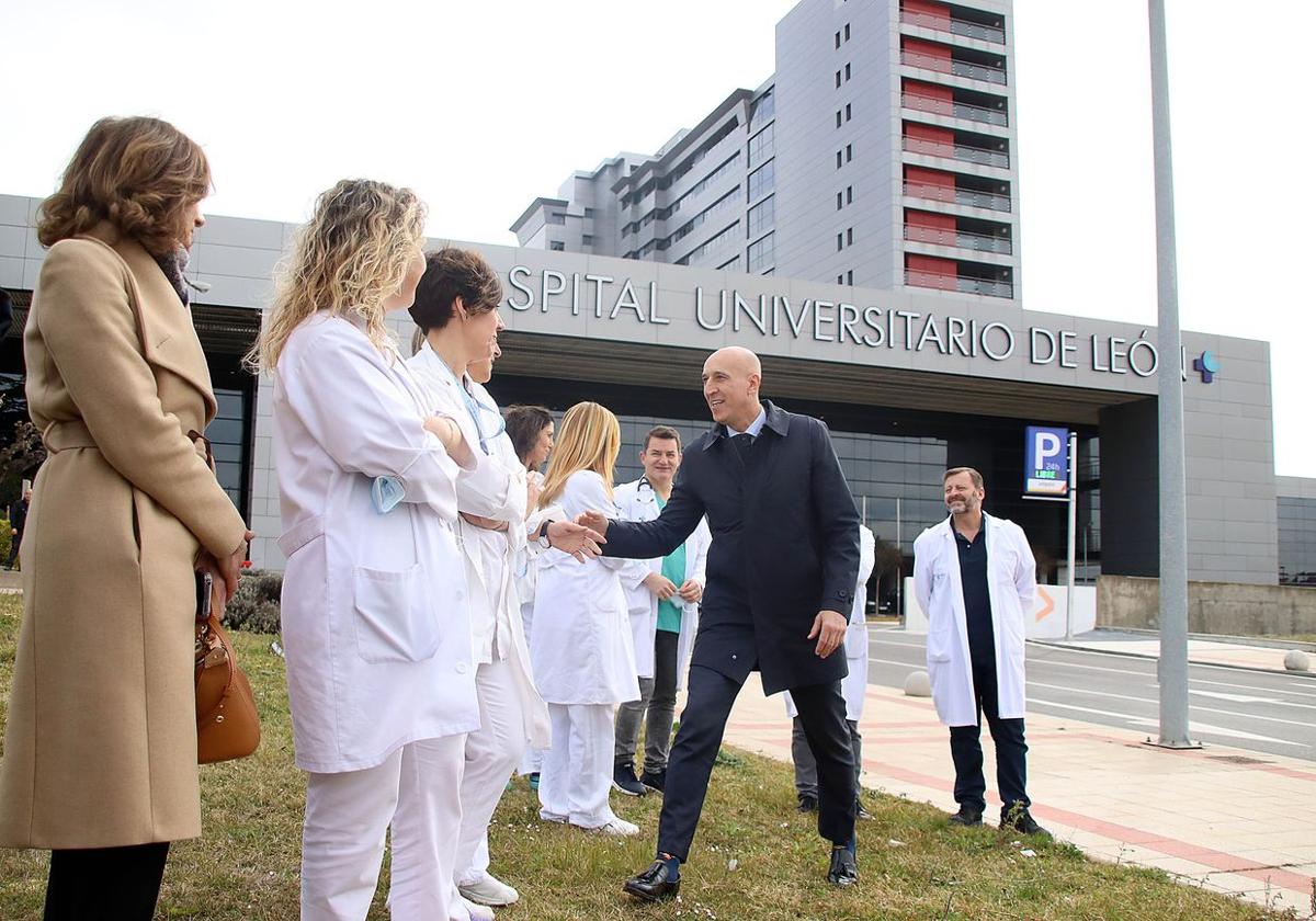 Homenaje a los héroes de la pandemia