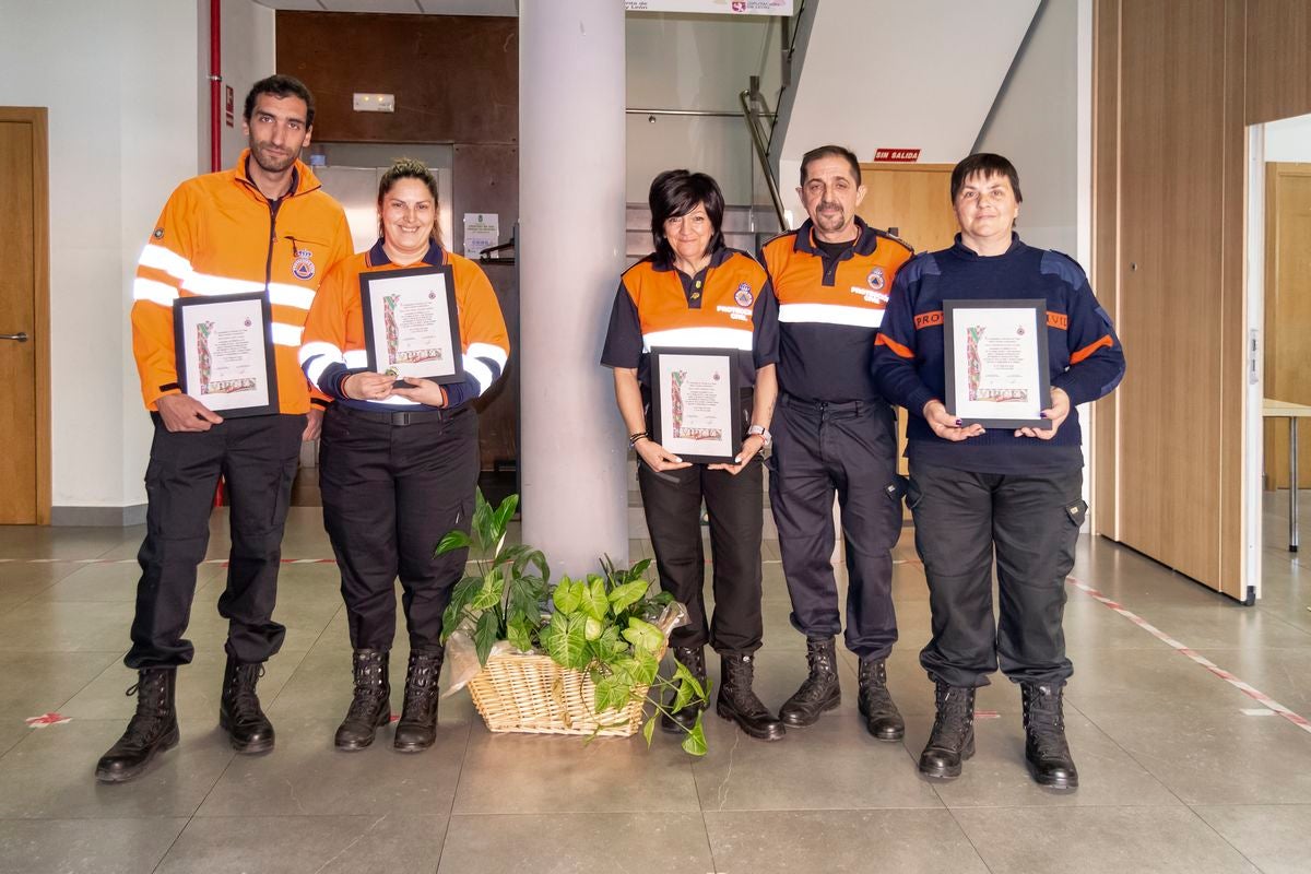 Voluntarios que recibieron distinciones especiales.