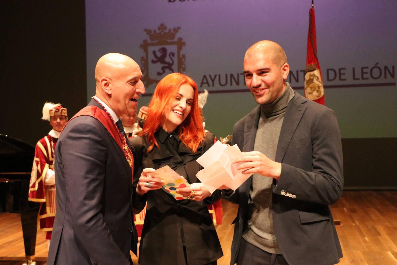 León homenajea a sus hijos predilectos