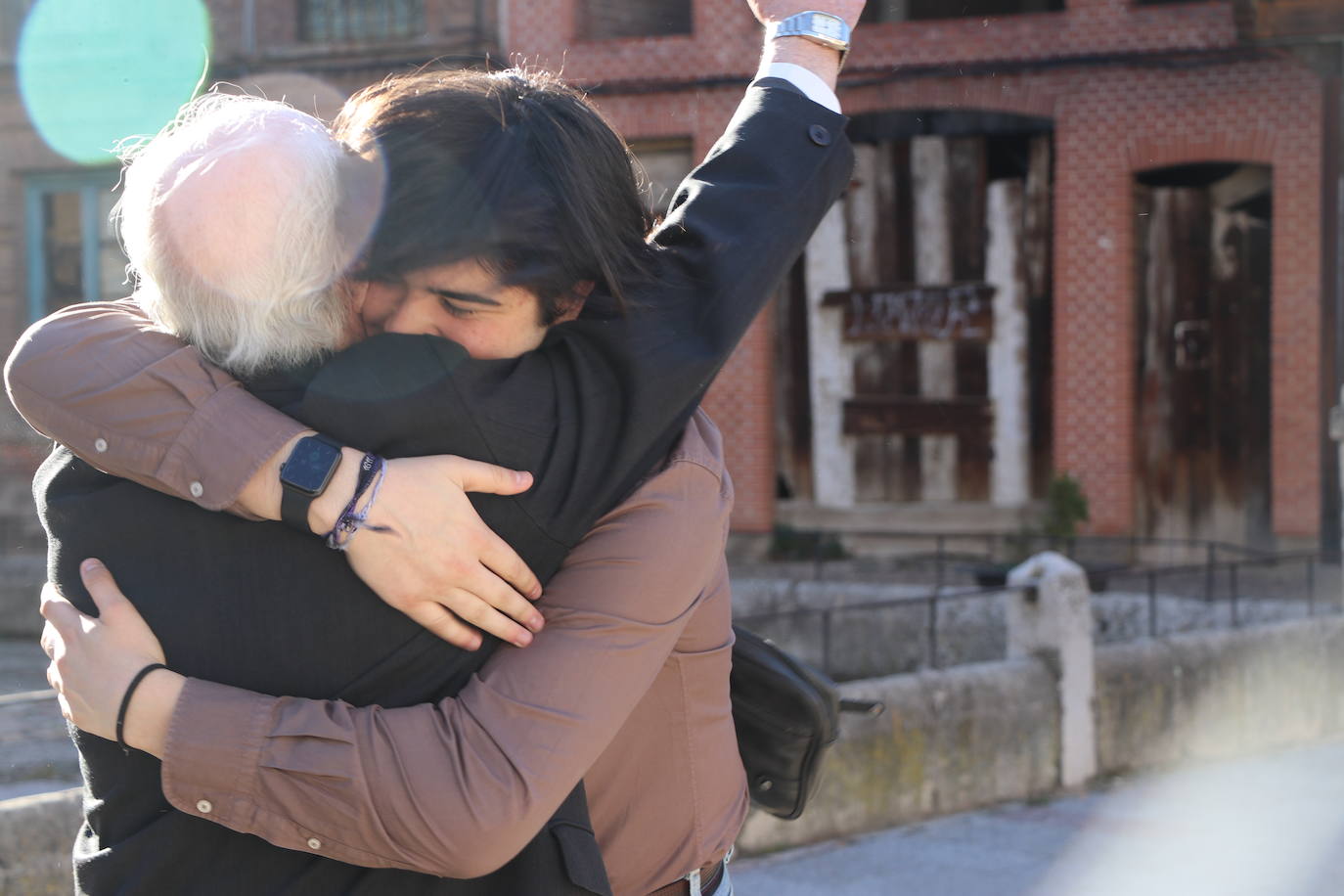 Dos generaciones de mozos del Mercado