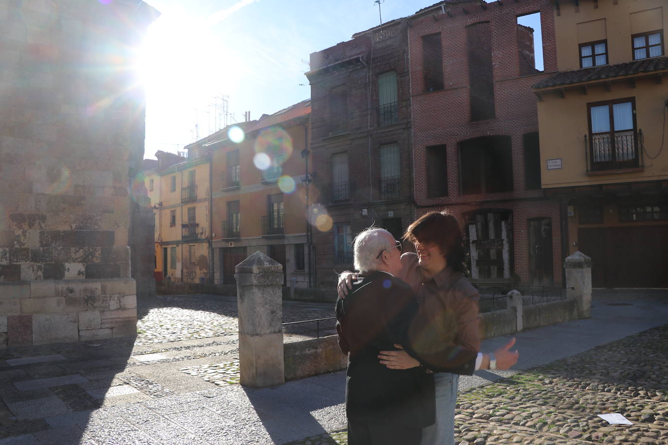 Dos generaciones de mozos del Mercado