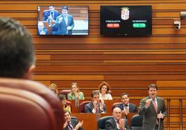 El presidente de la comunidad, Alfonso Fernández Mañueco, durante el pleno de las Cortes este martes.