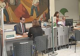 El compromiso de apoyo continuo al campo por parte de Unicaja Banco se traduce en la prestación de servicios tanto financieros como de protección y asesoramiento.