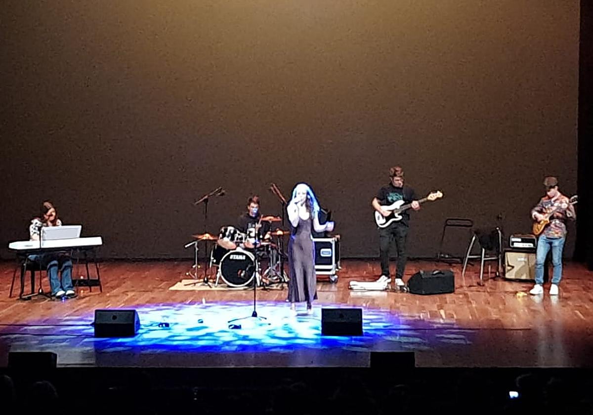 Un instante de la gala solidaria de Aler León en el auditorio.