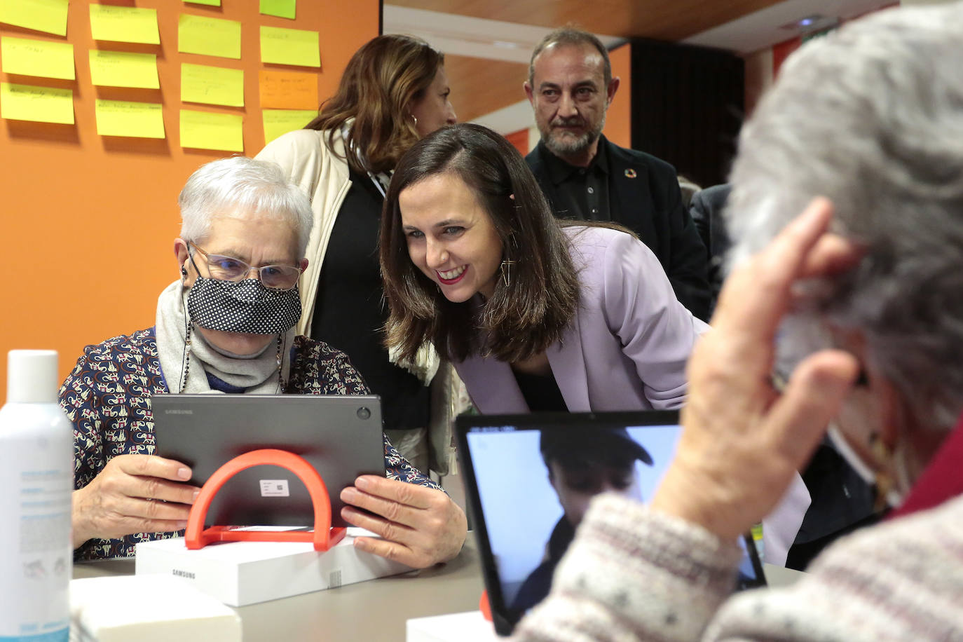 La ministra de Derechos Sociales visita el Credei de León