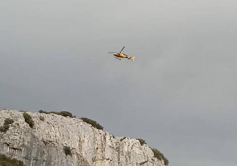 Imagen del helicóptero que participó en el rescate.