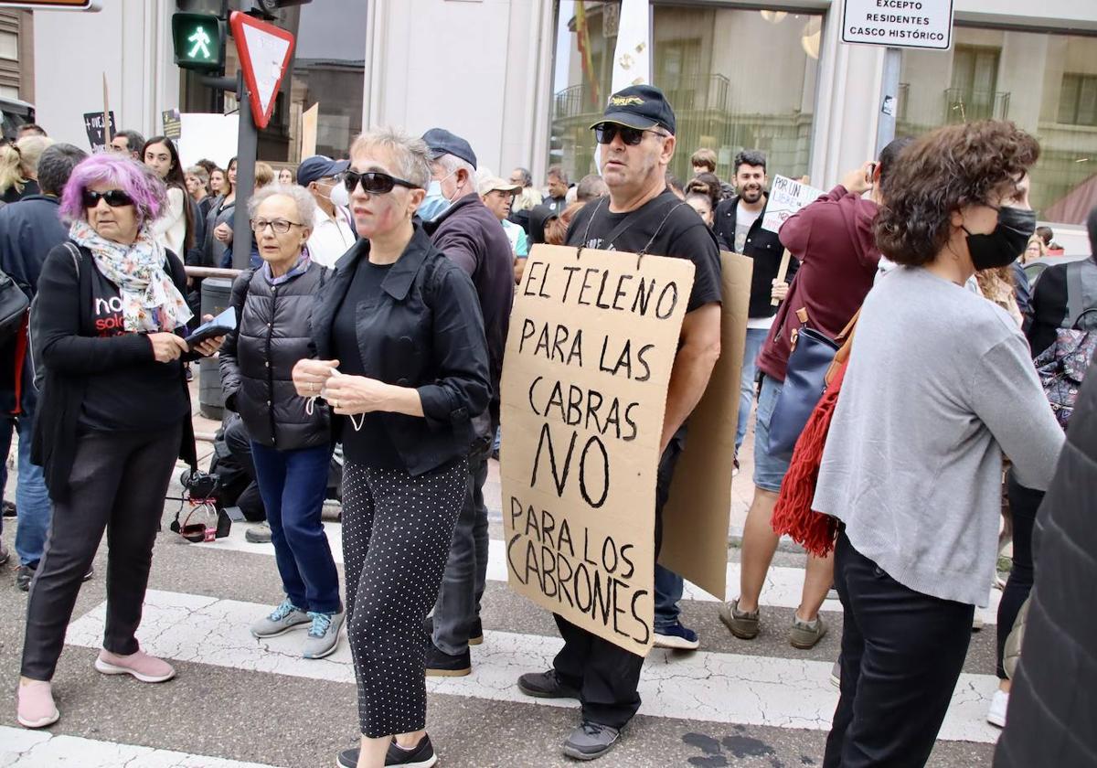 Manifestación en contra del campo de tiro de El Teleno.