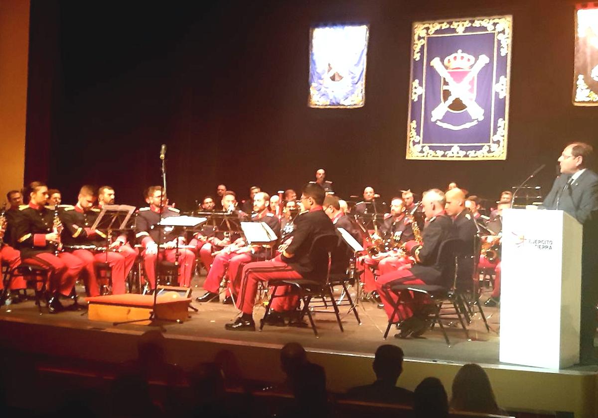 Concierto organizado en La Bañeza con motivo del Día de las Fuerzas Armadas.