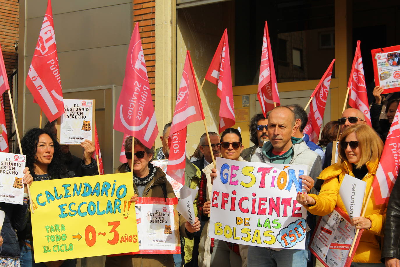 UGT se concentrará frente a la Dirección de Educación «por los derechos» del personal laboral y administrativo de Educación