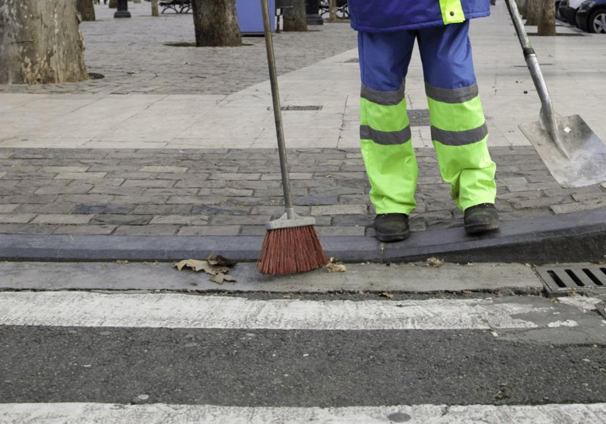 El comité de empresa del servicio de limpieza municipal desmiente las acusaciones de Podemos.