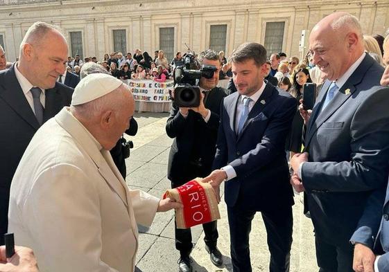 La Cultural Leonesa es recibida por el papa Francisco en el Vaticano