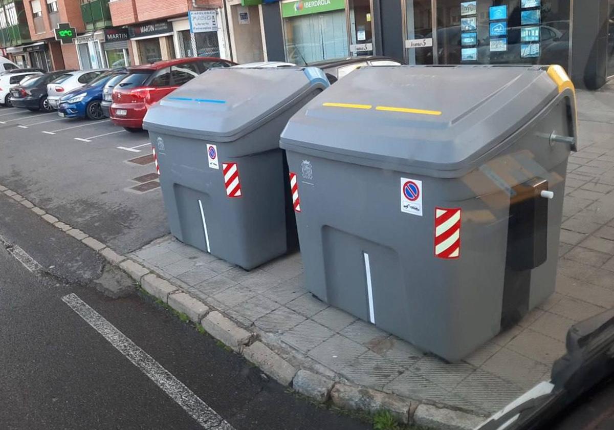 Contenedores nuevos en las calles de León.