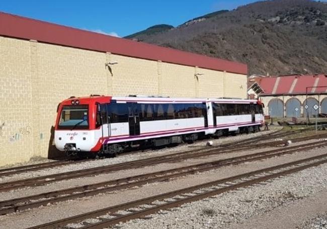 A la espera en los talleres de Feve.