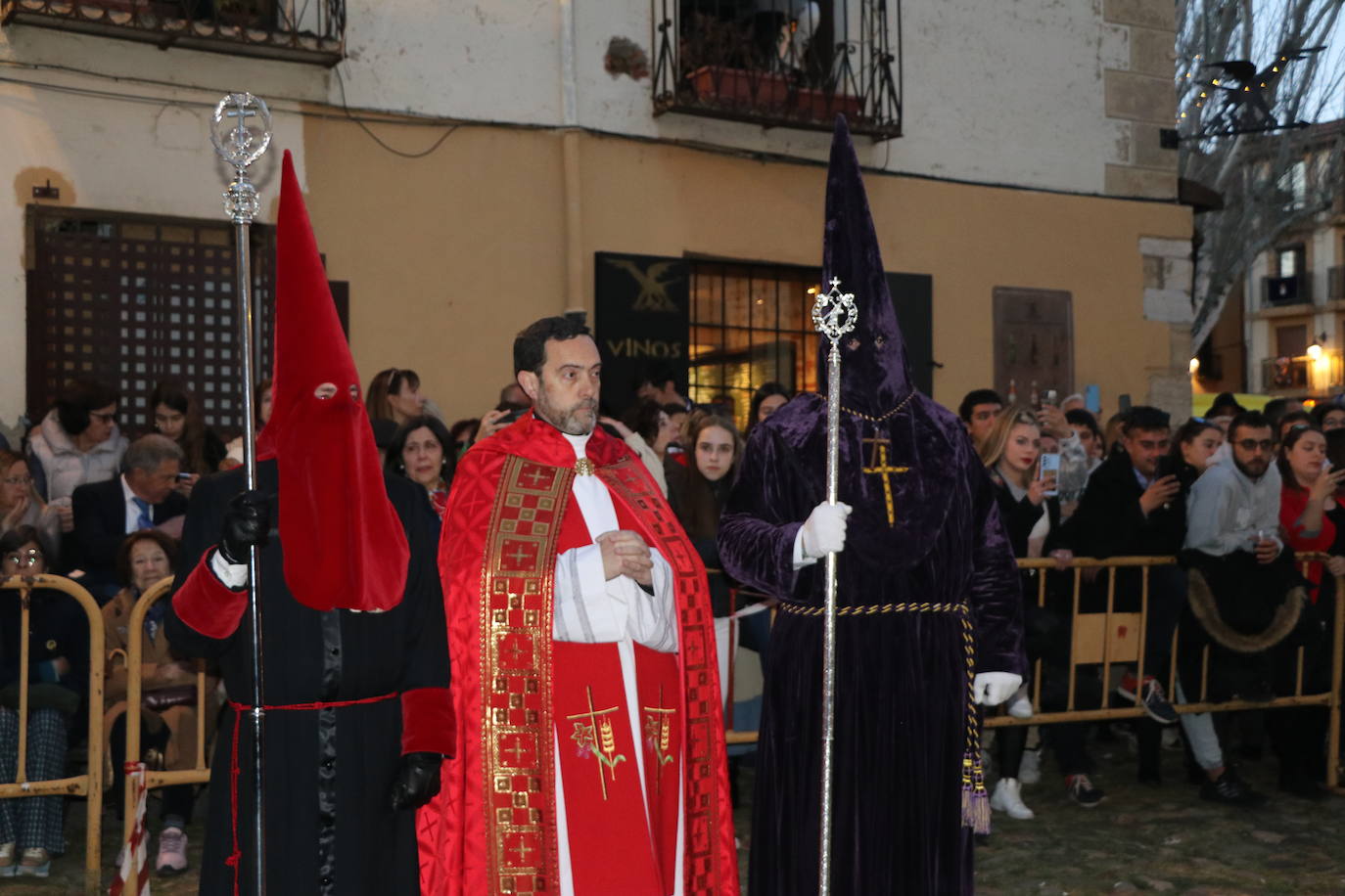 León se funde con la redención