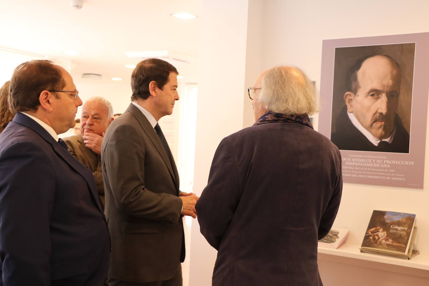 El presidente de la Junta participa en la apertura de la Casa de la Poesía-Fondo Cultural Antonio Colinas de La Bañeza