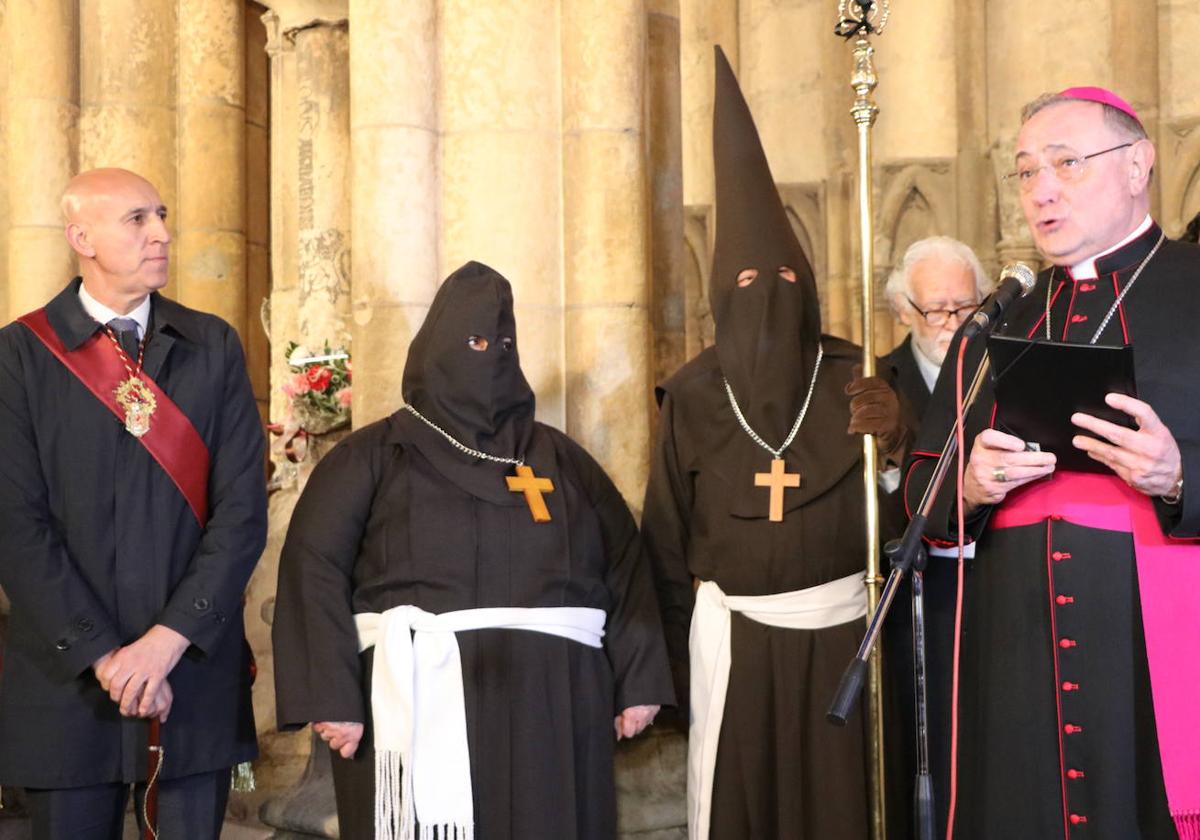 M.J. obtiene la libertad condicional y se incorpora a la Procesión del Santo Cristo del Perdón.