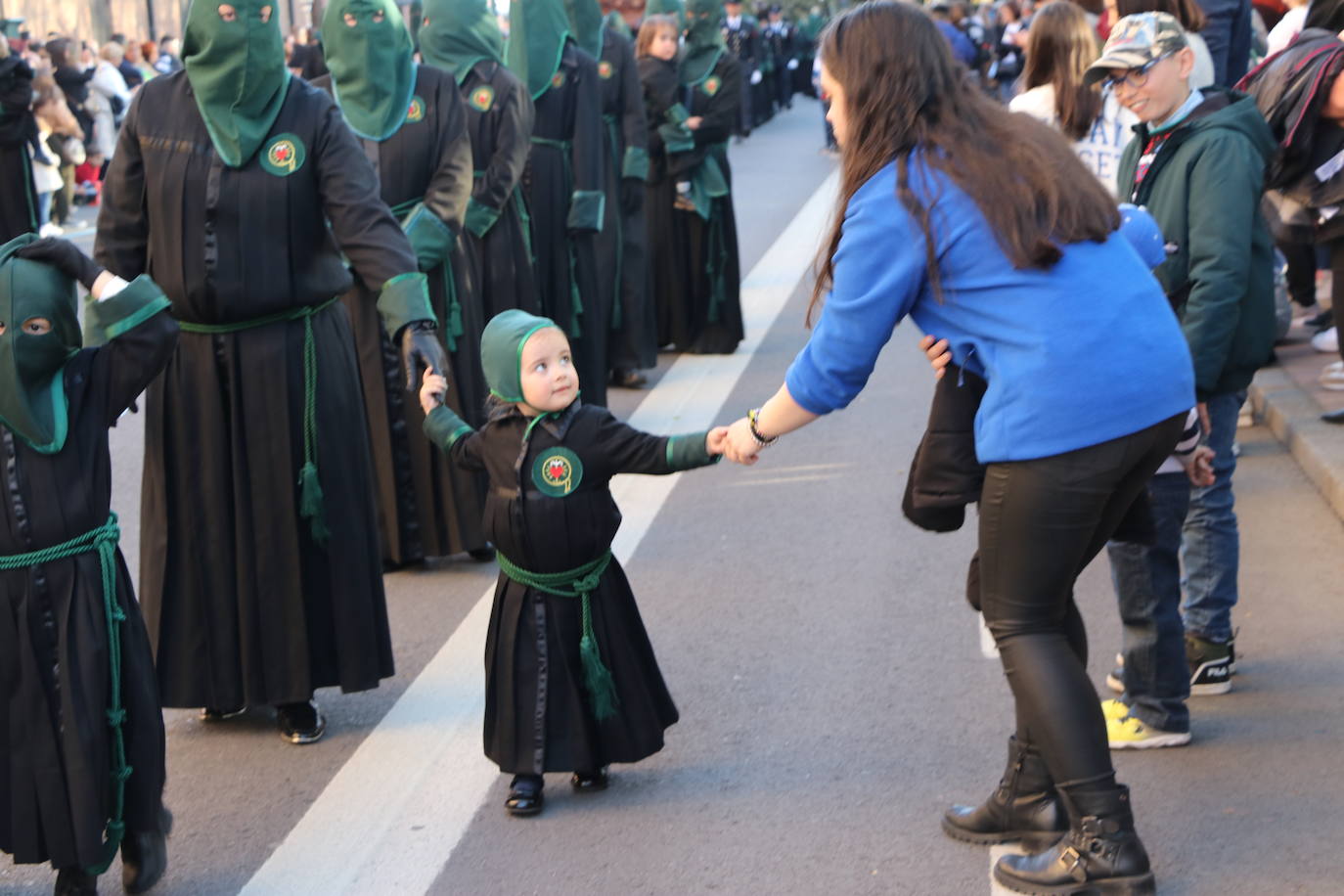 Procesión de María al Pie de la Cruz