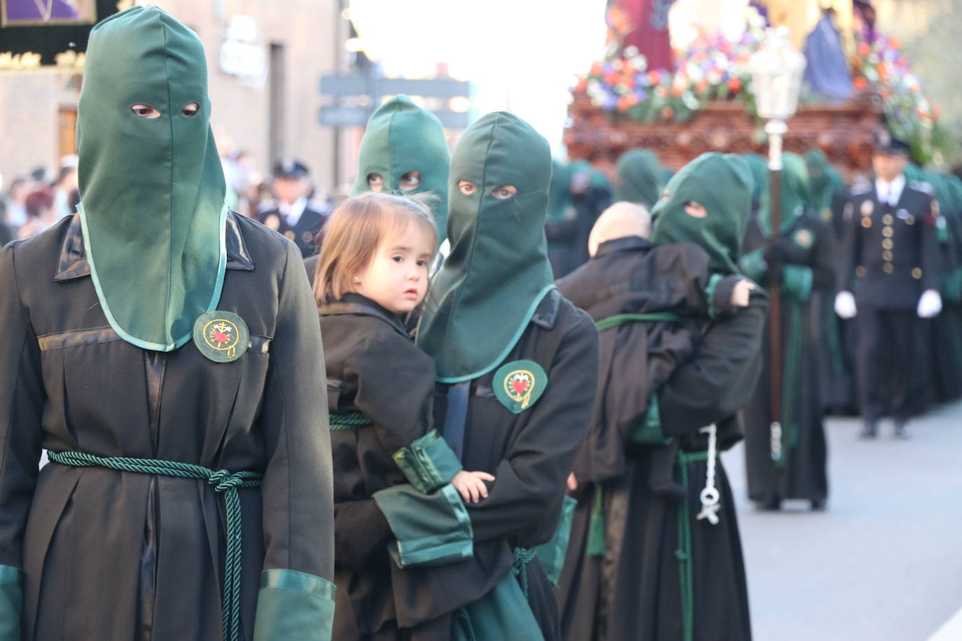 Procesión de María al Pie de la Cruz