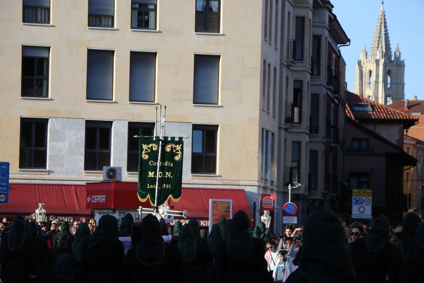 Procesión de María al Pie de la Cruz