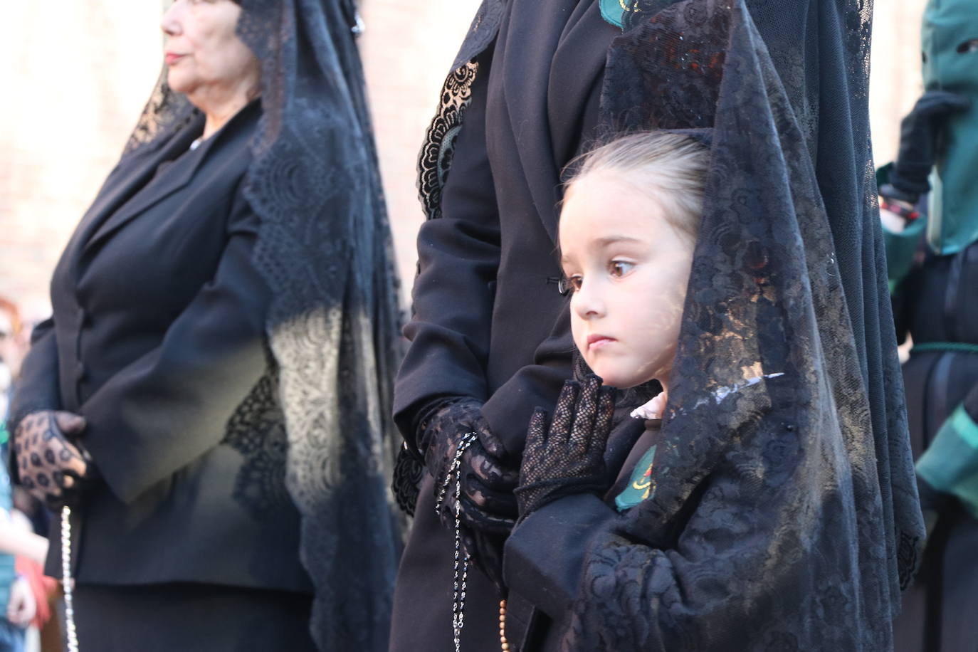 Procesión de María al Pie de la Cruz