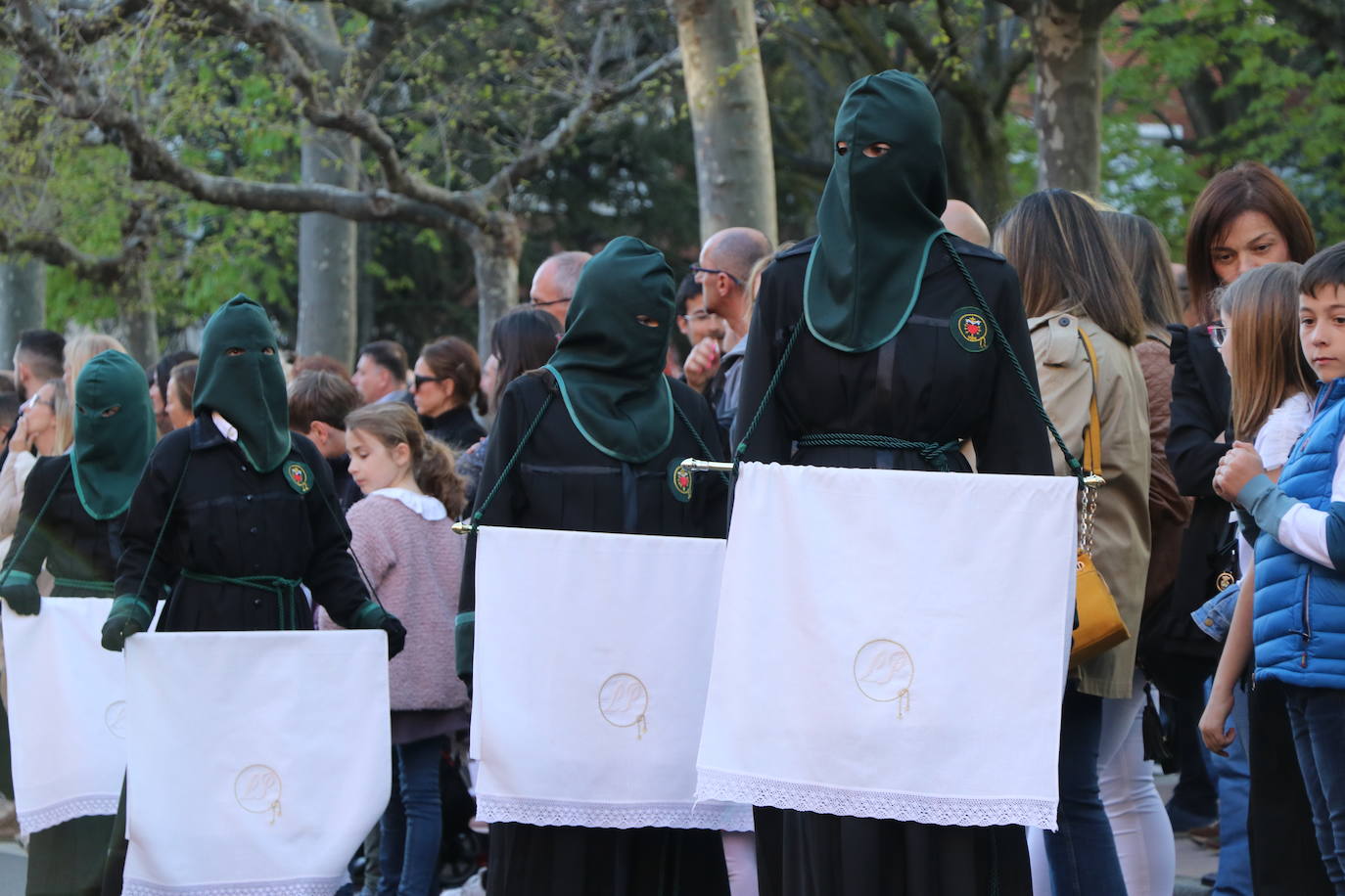 Procesión de María al Pie de la Cruz