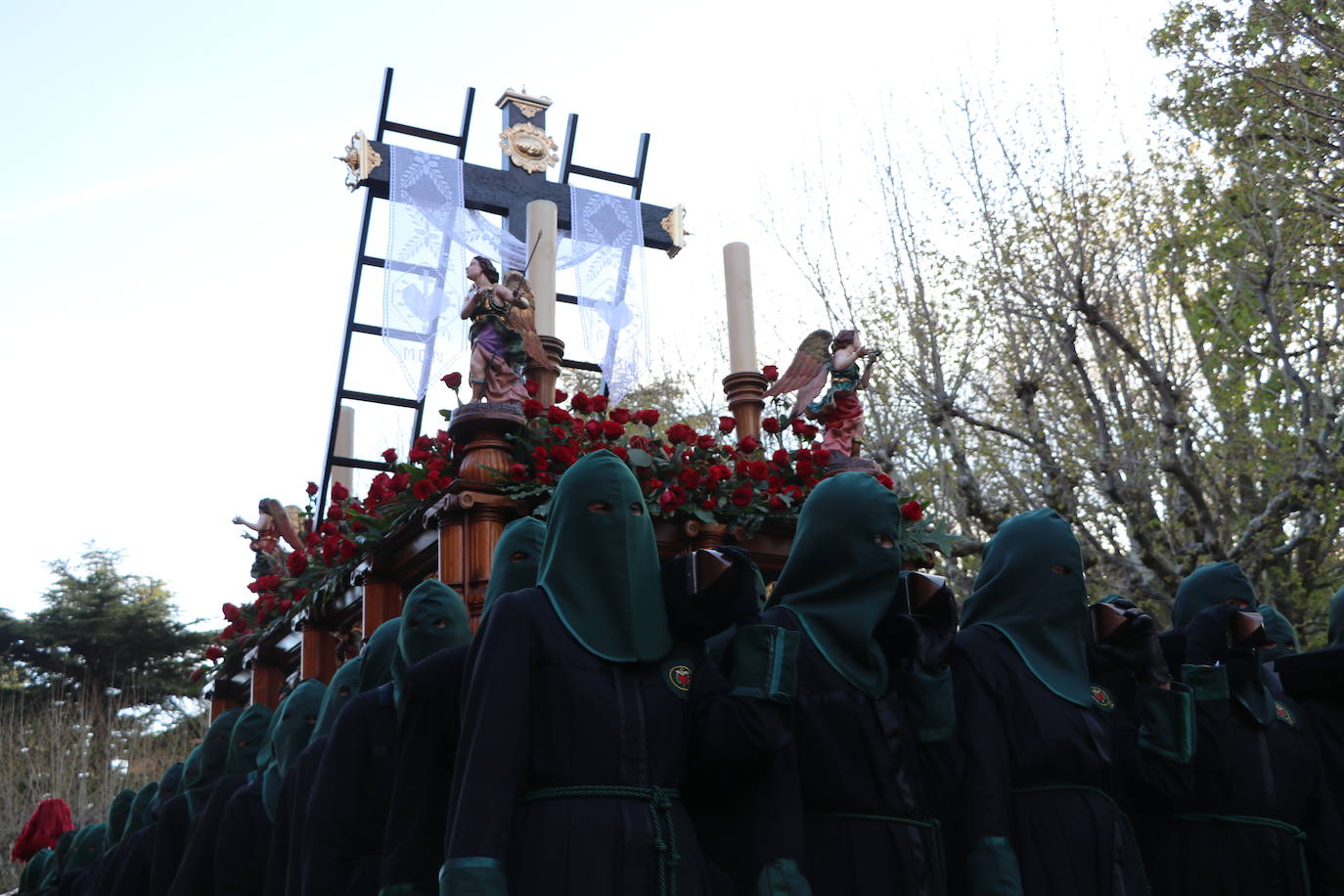 Procesión de María al Pie de la Cruz