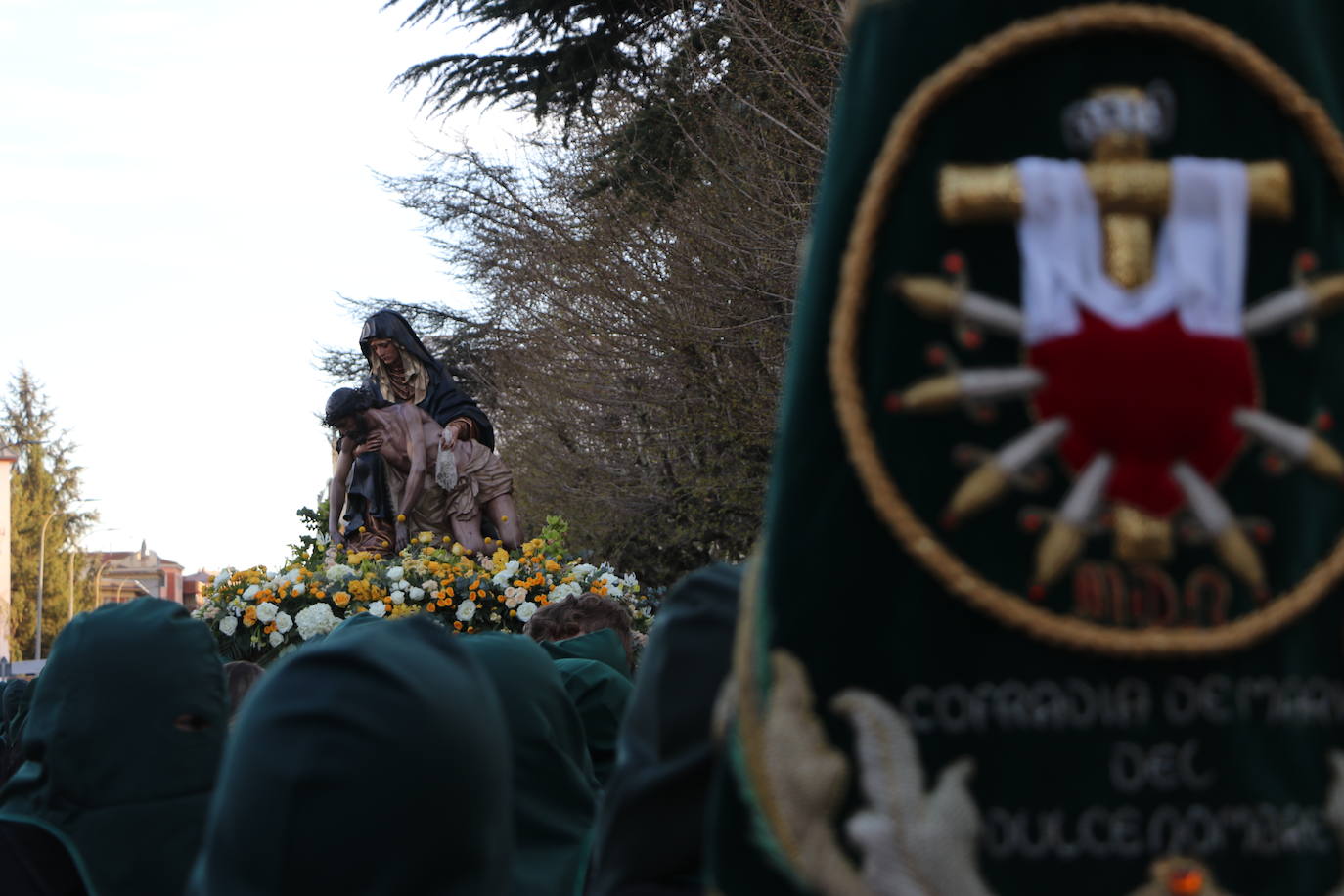 Procesión de María al Pie de la Cruz