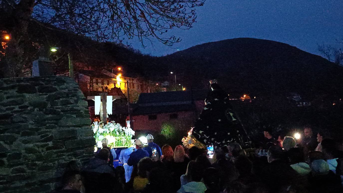 Procesión en Caboalles