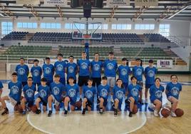 Más de 75 niños disfrutan del baloncesto en los campus del Clínica Ponferrada SDP