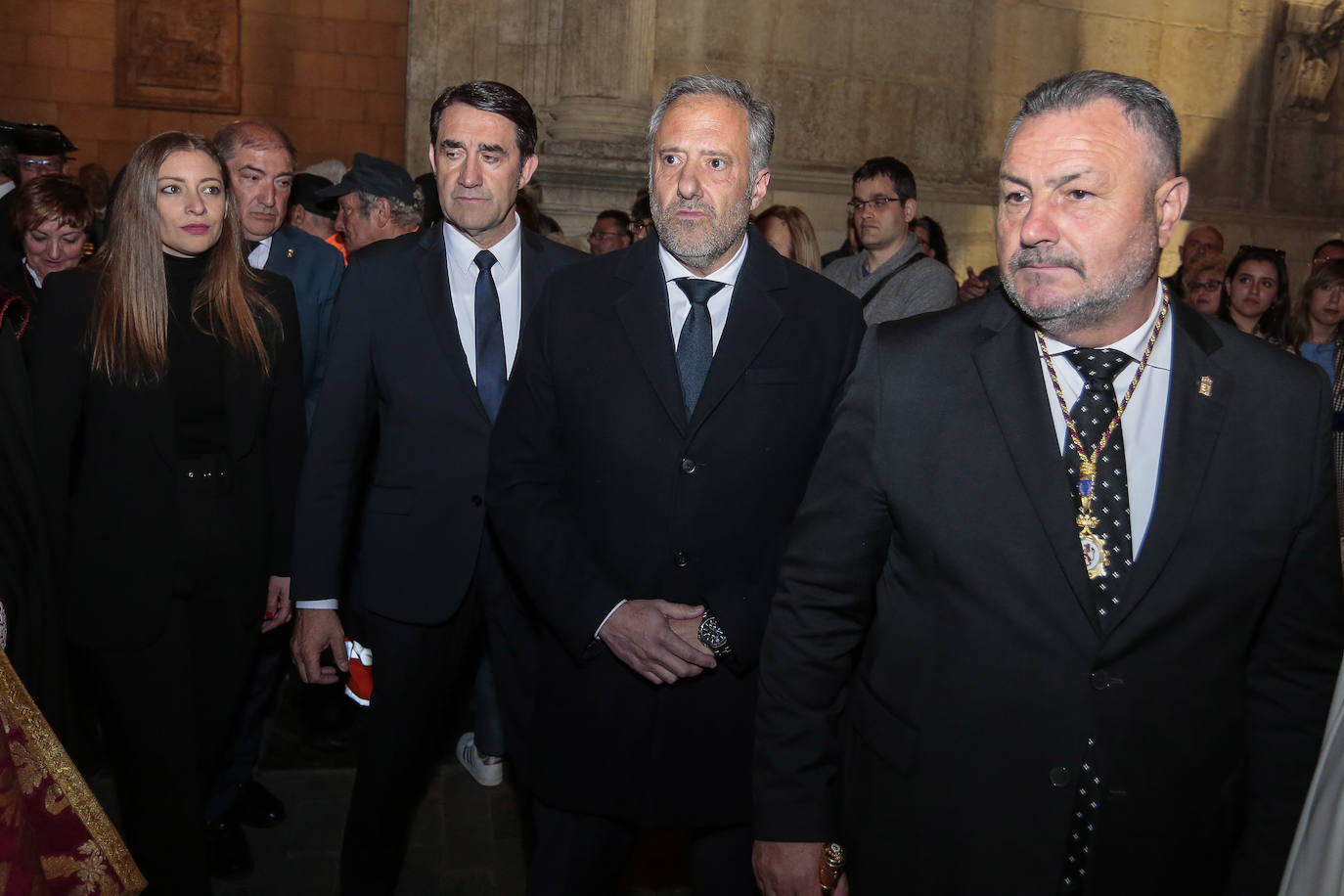 Procesión del Santo Entierro de León bajo la mirada de Campillo