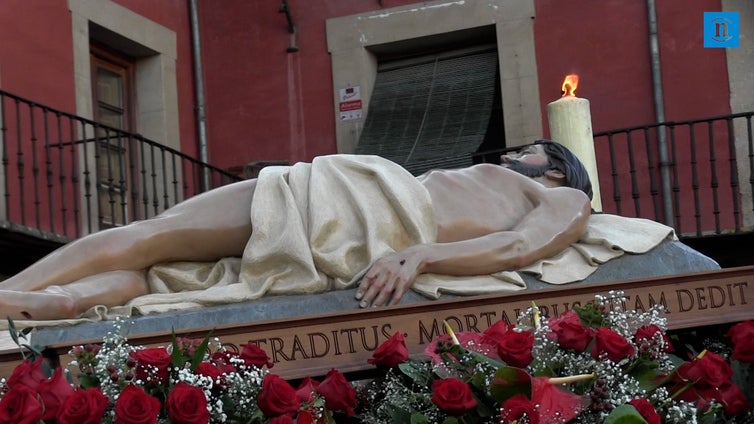 Luz y fuego que iluminan el camino