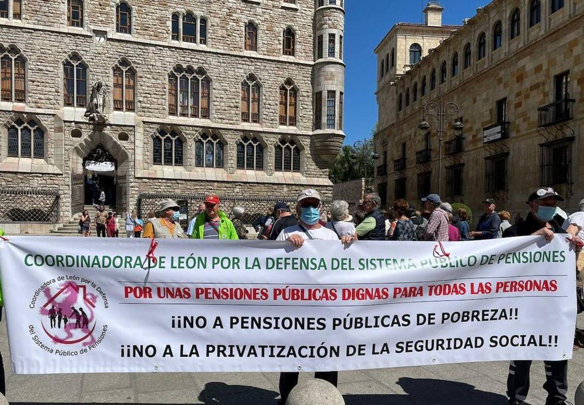 La Coordinadora Pensionista de León plantea sus reivindicaciones a los partidos