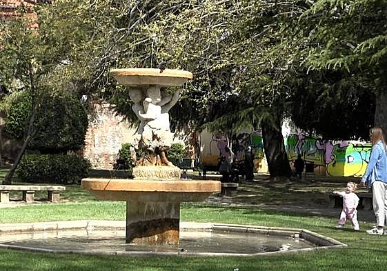 Los leoneses aprovechando las altas temperaturas